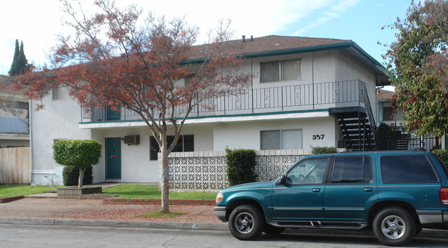 357 - 365 N Vecino Dr in Covina, CA - Building Photo - Building Photo