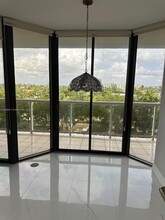 3640 Yacht Club Dr in Aventura, FL - Building Photo - Building Photo