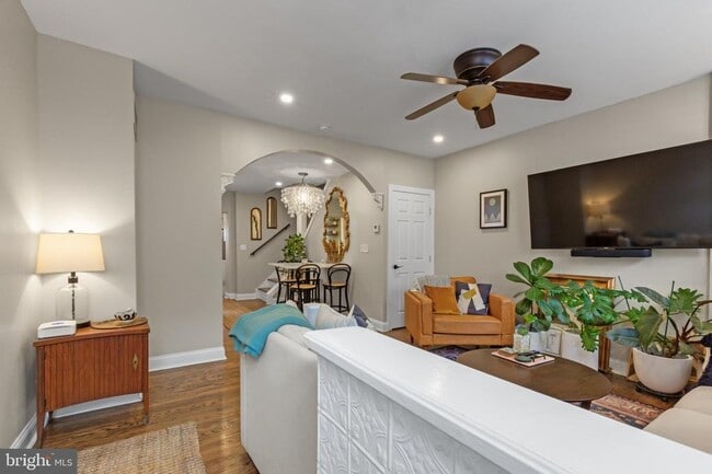 property at 239 E Thompson St