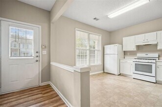14 Highoak Dr in Marietta, GA - Building Photo - Building Photo