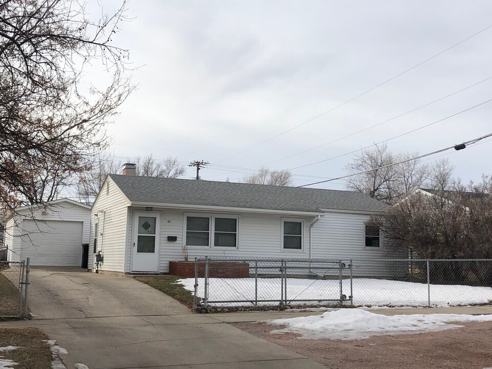 43 Fairmont Boulevard in Rapid City, SD - Building Photo