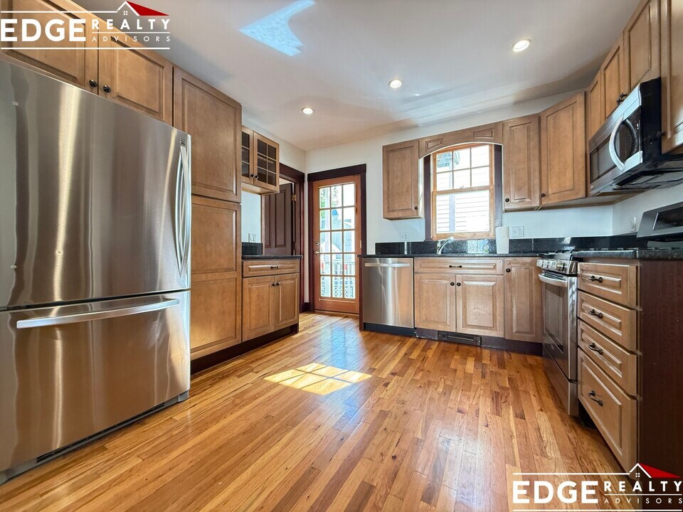 22 Saybrook St in Boston, MA - Building Photo