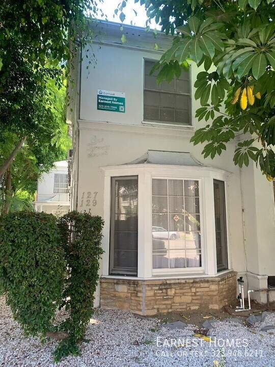 127 N Doheny Dr in West Hollywood, CA - Building Photo