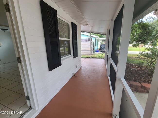525 Blake Rd in South Daytona, FL - Building Photo - Building Photo
