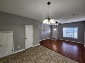 111 Maddux Ln in Myrtle Beach, SC - Foto de edificio - Building Photo