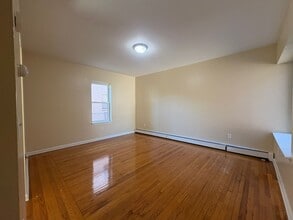 310 Edgewood Ave, Unit 4 in New Haven, CT - Foto de edificio - Building Photo