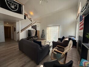 2802 Sycamore Ln in Davis, CA - Building Photo - Building Photo