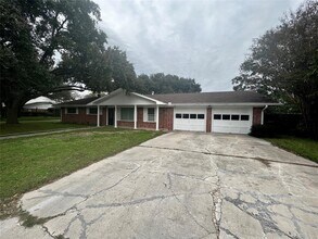 795 Vogel Dr in Lockhart, TX - Building Photo - Building Photo