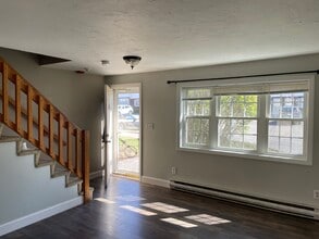 B3 Al Pace Dr in North Attleboro, MA - Foto de edificio - Building Photo