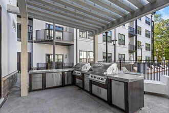 65 Jolley Dr-Unit -317 in Bloomfield, CT - Building Photo - Building Photo