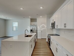 6441 Aspen Mountain Ave in Las Vegas, NV - Foto de edificio - Building Photo