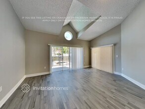 19820 NW 87th Pl in Hialeah, FL - Building Photo - Building Photo