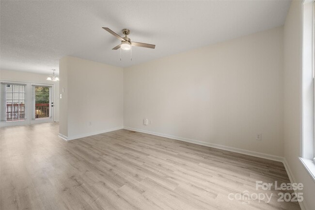 606 Bethpage Rd in Kannapolis, NC - Foto de edificio - Building Photo