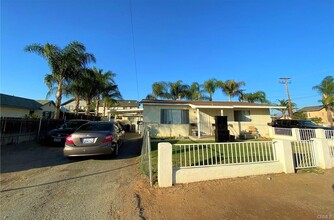 6020 Crest Ave in Riverside, CA - Foto de edificio - Building Photo