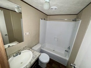 555 Crandlemire Rd in Lumberton, NC - Building Photo - Building Photo