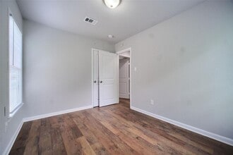 5537 Burton Ave in Fort Worth, TX - Building Photo - Building Photo