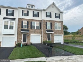 7620 Clayton Ave in Coopersburg, PA - Building Photo