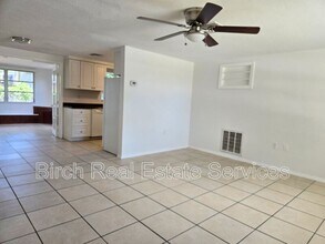 4352 Shoreline Dr in New Port Richey, FL - Building Photo - Building Photo