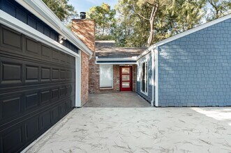 33 Crystal Lake Ln in Spring, TX - Building Photo - Building Photo