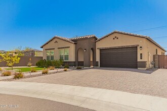 1919 E Fallen Leaf Ln in Phoenix, AZ - Building Photo - Building Photo