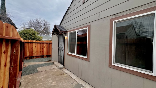 203 W Madill St in Antioch, CA - Building Photo - Building Photo