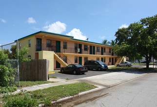 501 NW 30th St in Miami, FL - Building Photo - Building Photo