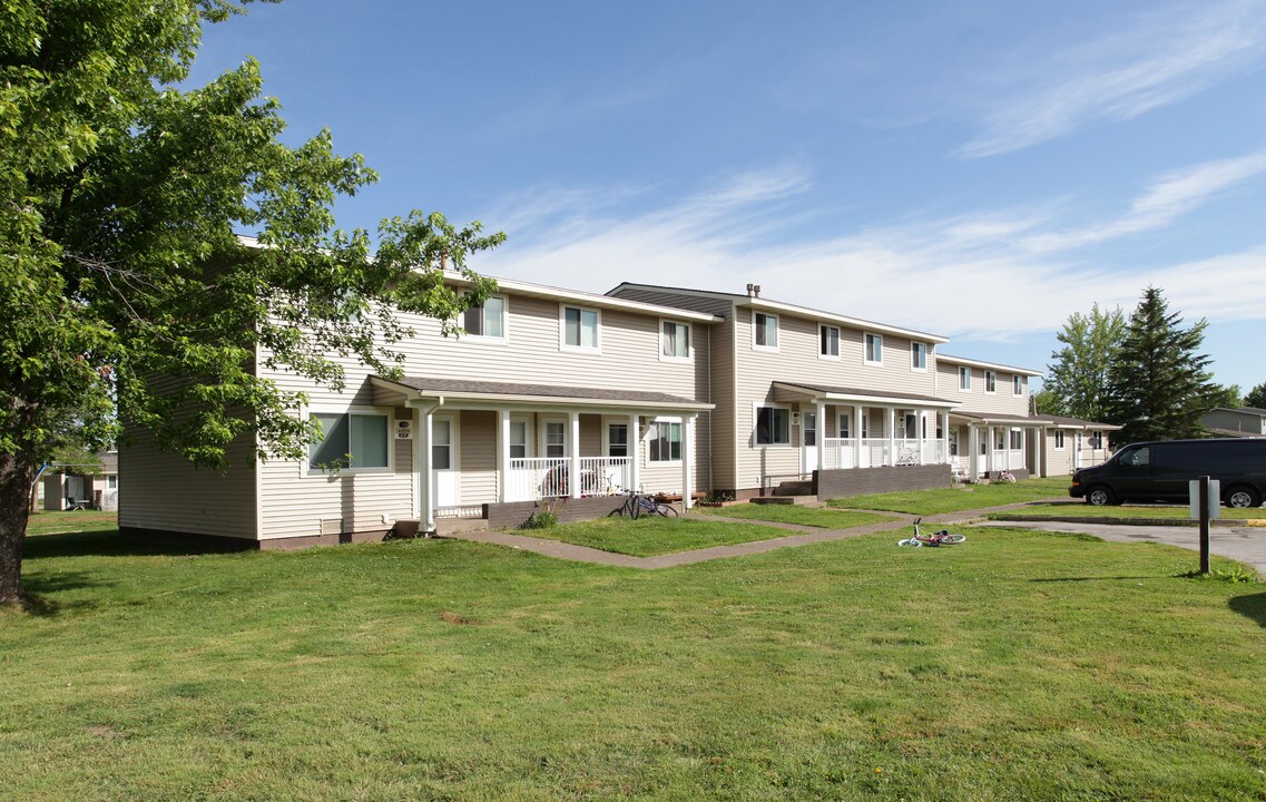 Superior Townhomes in Superior, WI - Foto de edificio