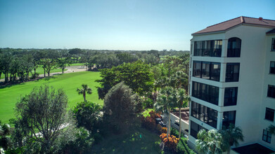 7008 Pelican Bay Blvd in Naples, FL - Building Photo - Building Photo