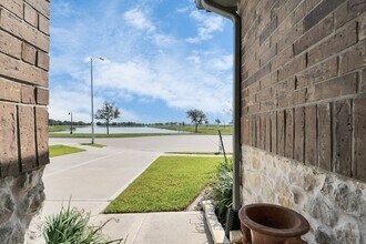 1630 Cedar Pointe Ct in Fresno, TX - Building Photo - Building Photo