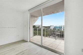 650 NE 64th St, Unit G506 in Miami, FL - Building Photo - Building Photo