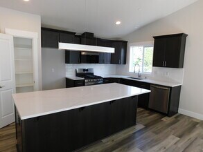 604 NW 9th Ave in Camas, WA - Building Photo - Building Photo