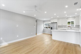 1832 9th St in Alameda, CA - Building Photo - Building Photo