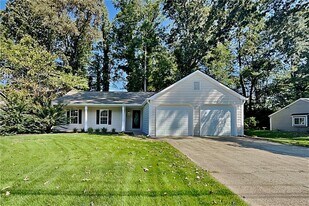 4019 River Rock Way in Woodstock, GA - Building Photo