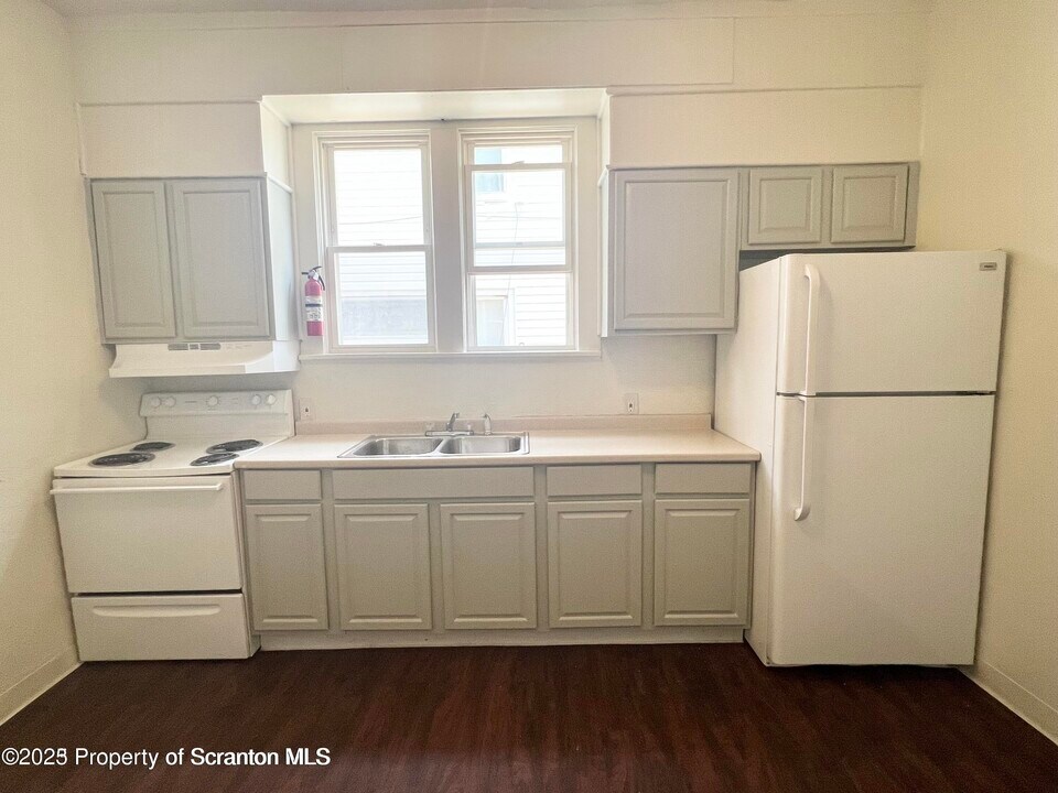 1930 Boulevard Ave in Scranton, PA - Building Photo