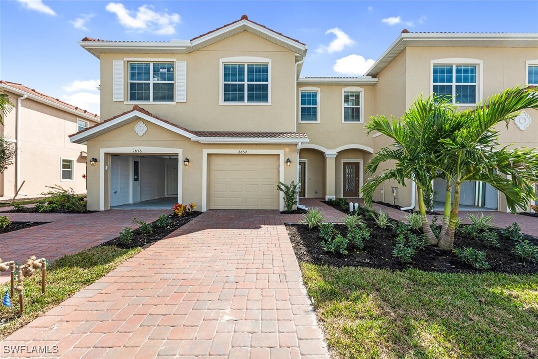 2852 Citrus St in Naples, FL - Building Photo