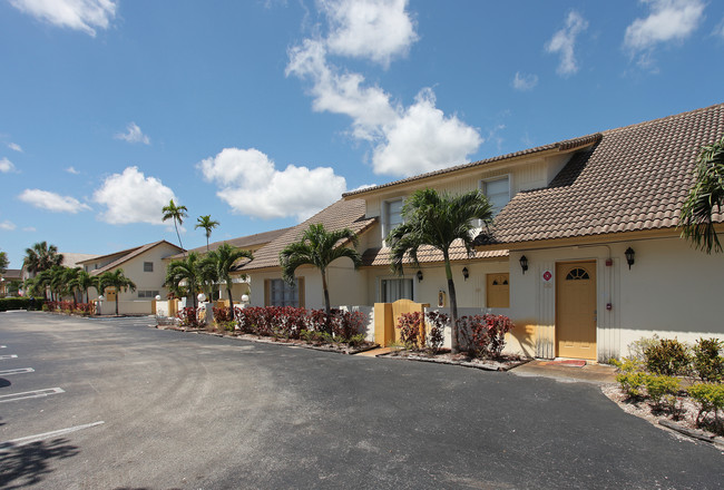 Villas at Coral Springs in Coral Springs, FL - Foto de edificio - Building Photo