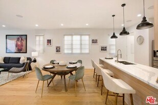 418 N Stanley Ave in Los Angeles, CA - Building Photo