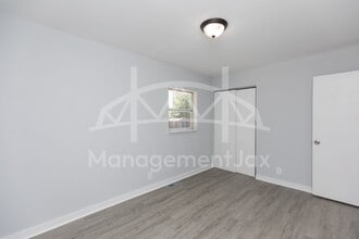 1922 Maclean Rd in Jacksonville, FL - Building Photo - Building Photo