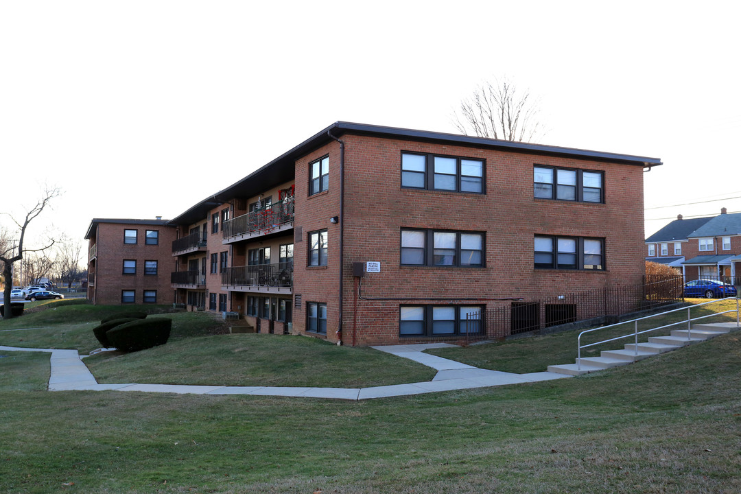 Stratford Apartments in Baltimore, MD - Building Photo