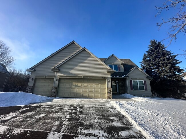 1620 Spinaker Dr in Woodbury, MN - Building Photo - Building Photo