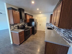 2422 La Pluma St in Henderson, NV - Building Photo - Building Photo