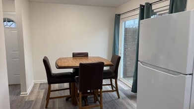 314 College Park Dr in Coraopolis, PA - Building Photo - Building Photo