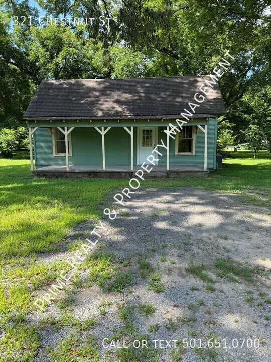 321 Chestnut St in Jacksonville, AR - Building Photo