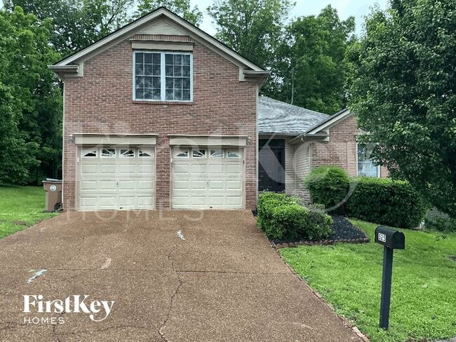 property at 525 Forest Pointe Pl