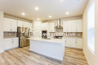 880 Bur Oak Ct in Clarksville, TN - Building Photo - Building Photo