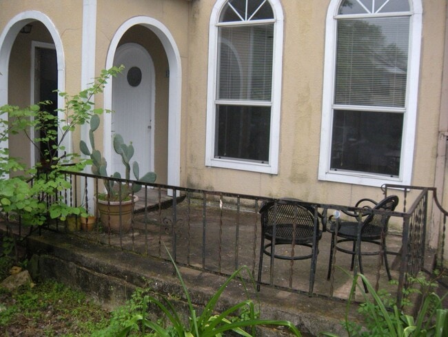 property at 1607 Palma Plaza