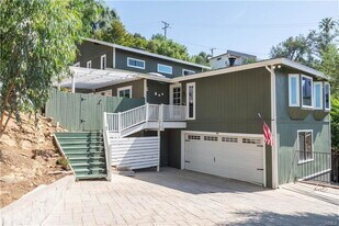 7450 Webb Rd in Chatsworth, CA - Building Photo