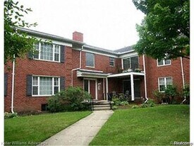 27689 Echo Valley W in Farmington Hills, MI - Building Photo