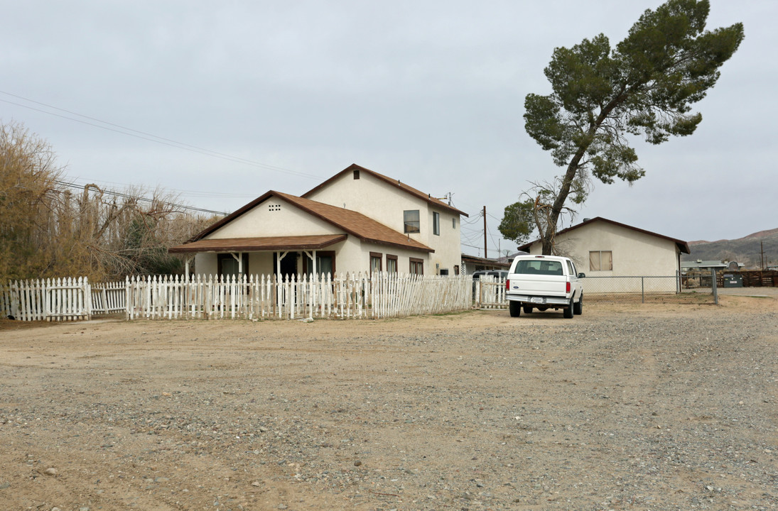 29504 US Highway 58 in Barstow, CA - Building Photo