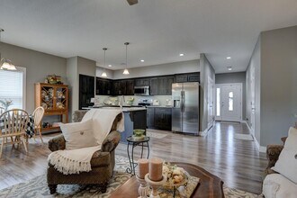 632 Pne Vw St in Neosho, MO - Building Photo - Building Photo